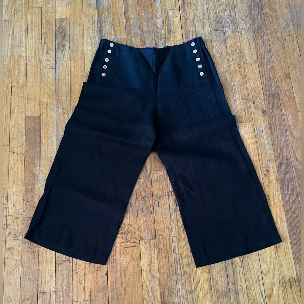 J. Jill Black Wide-Leg Capris with Button Detail